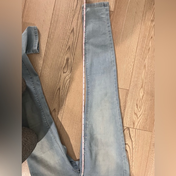 Light wash low rise jeggings - Picture 2 of 4